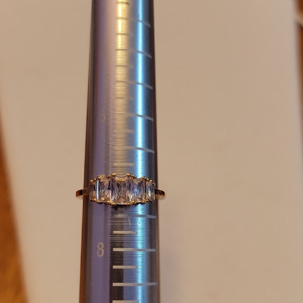 Elegant Gold and Silver Women's Ring